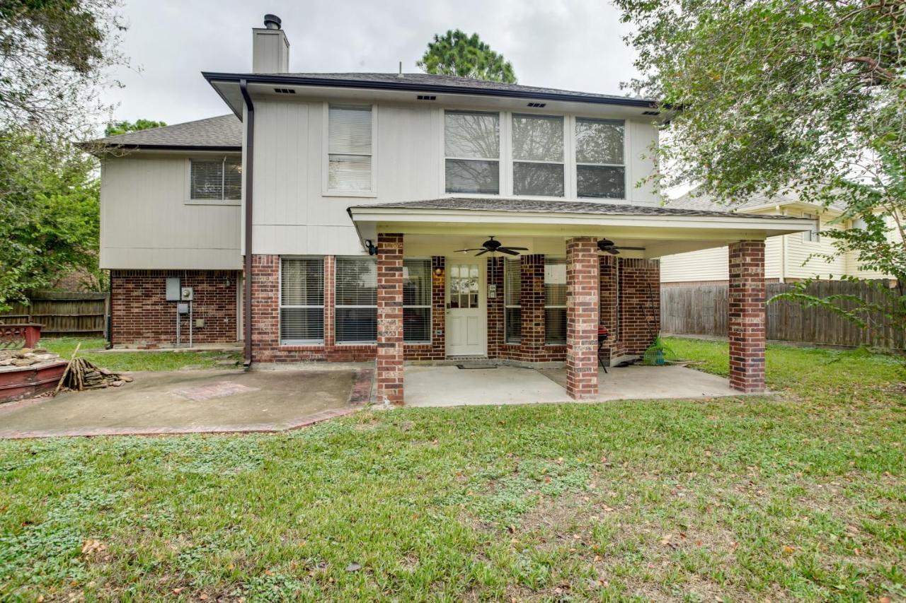 Spacious Houston Home With Patio, Grill And Fireplace! Exterior photo